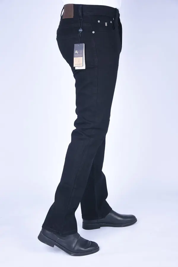 Jean Burberry Coupe Normal en denim stretch confortable( Noir )
